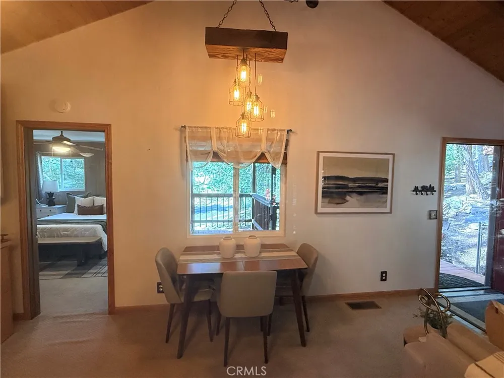 6199 Cedar Angelus Oaks, CA 92305