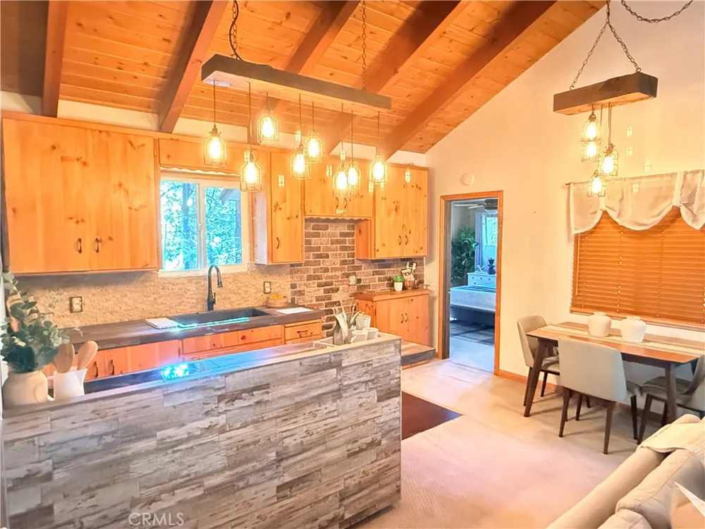 6199 Cedar Angelus Oaks, CA 92305