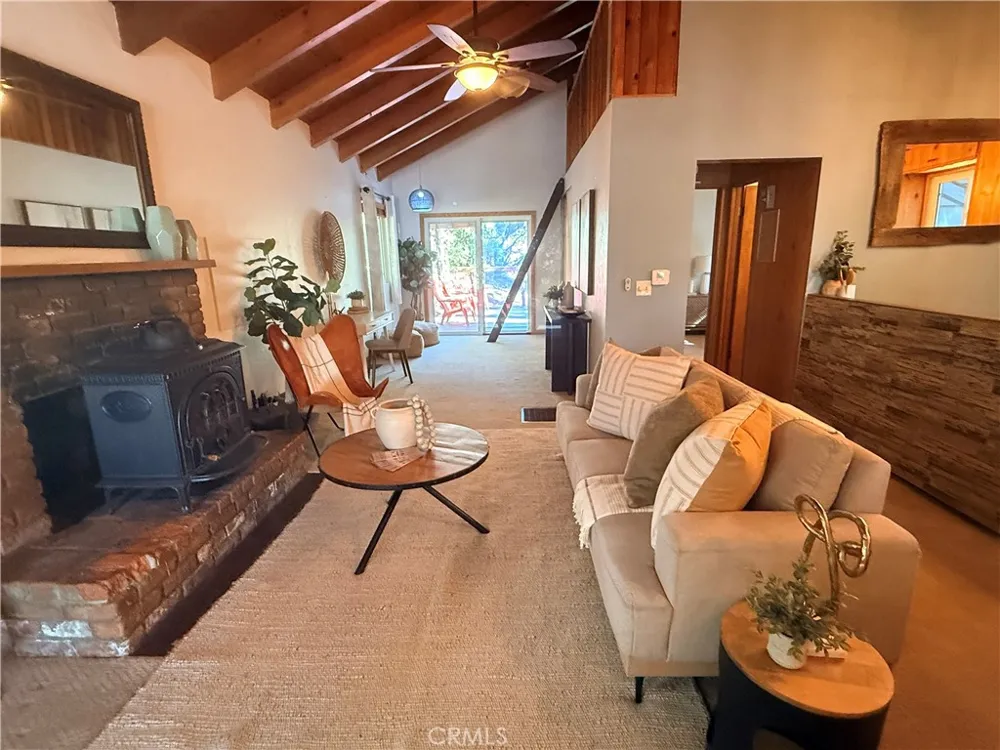 6199 Cedar Angelus Oaks, CA 92305