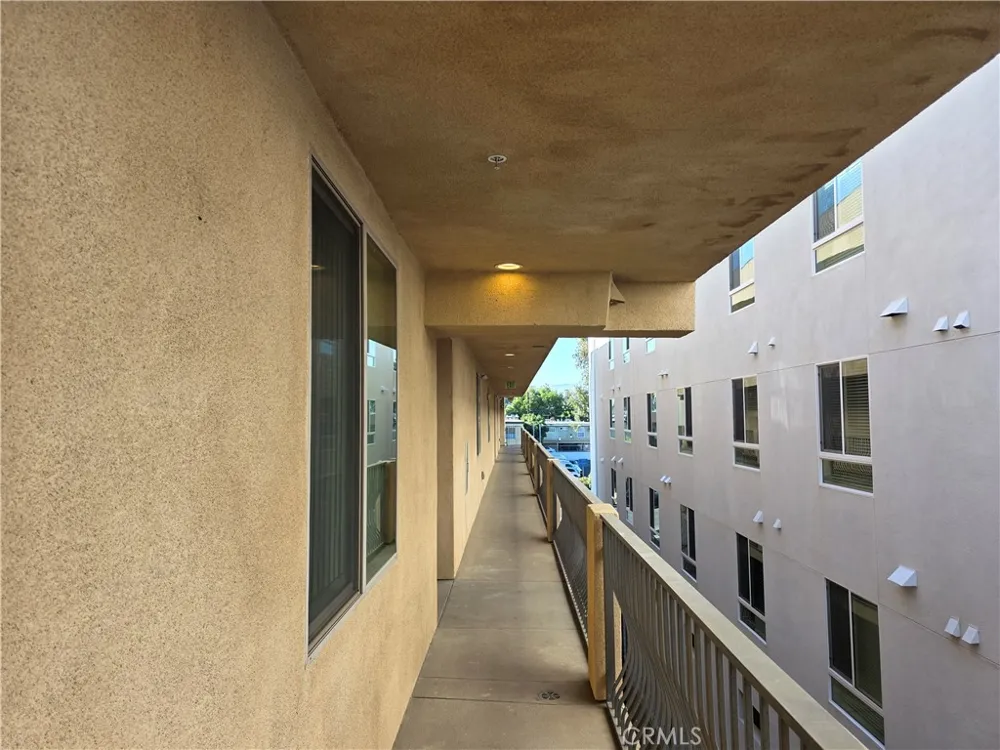14618 Sylvan Street Van Nuys, CA 91411