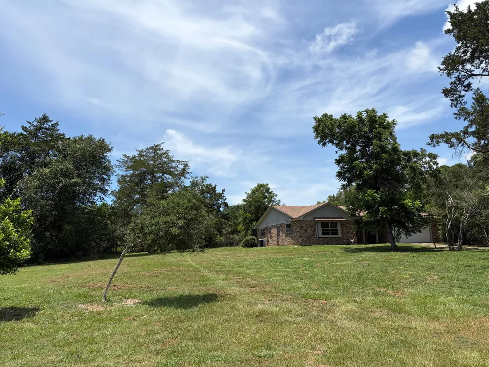 117 Dogwood Trail Bellville, TX 77418