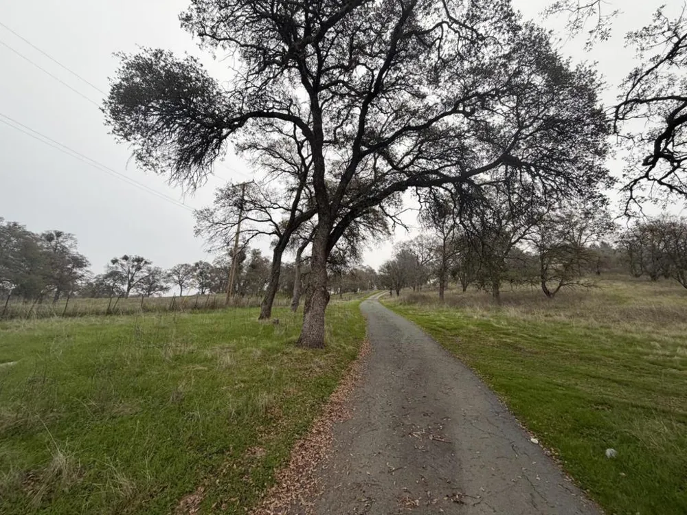 2461 Quail Oaks Road Valley Springs, CA 95252