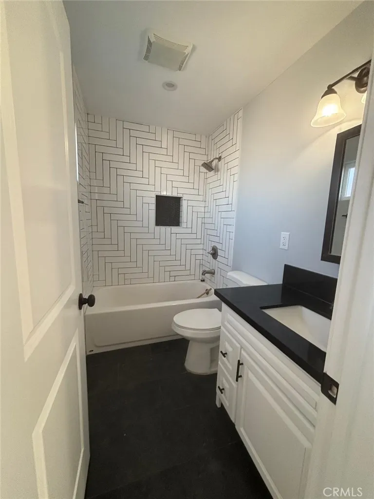 10603 S Osage Inglewood, CA 90304