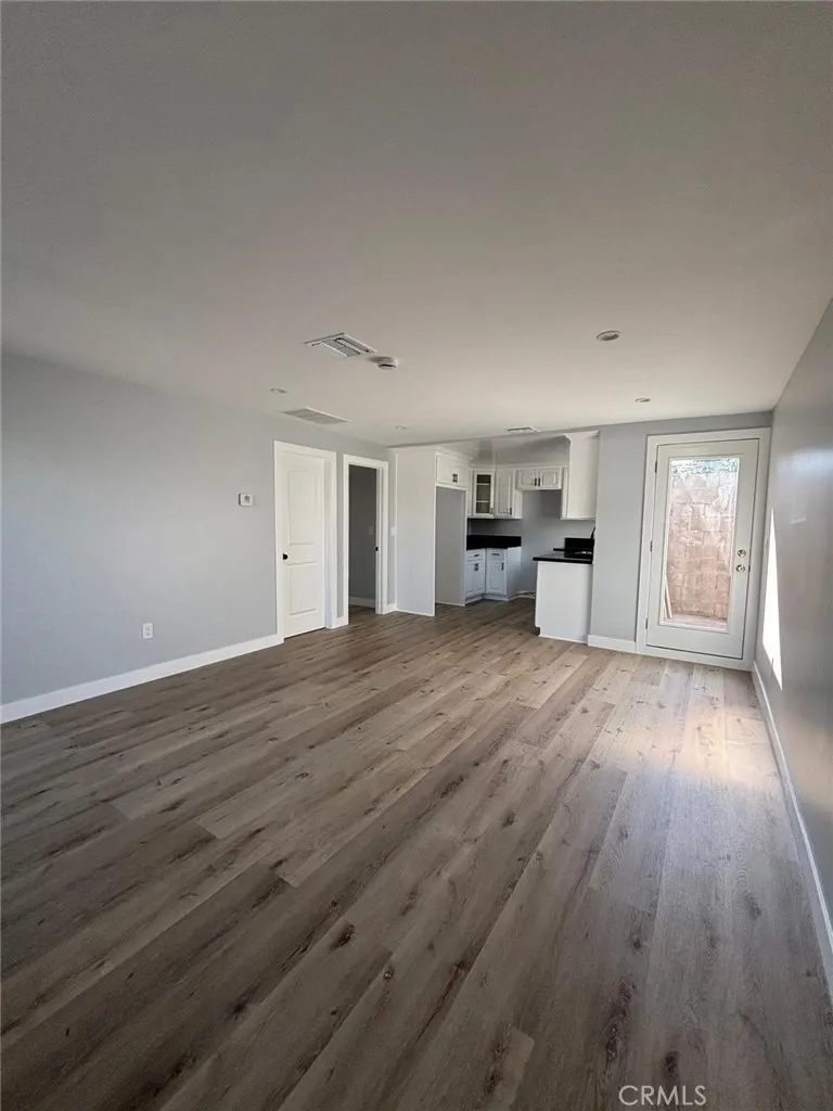10603 S Osage Inglewood, CA 90304