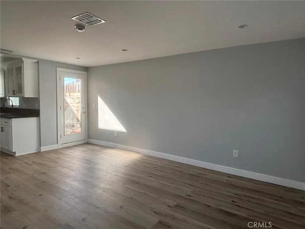 10603 S Osage Inglewood, CA 90304