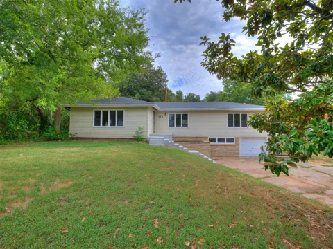 514 W Wichita Avenue