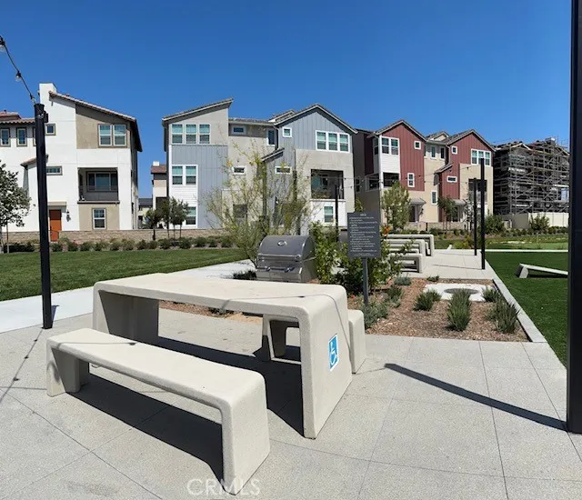 5956 Altyn Drive Eastvale, CA 92880