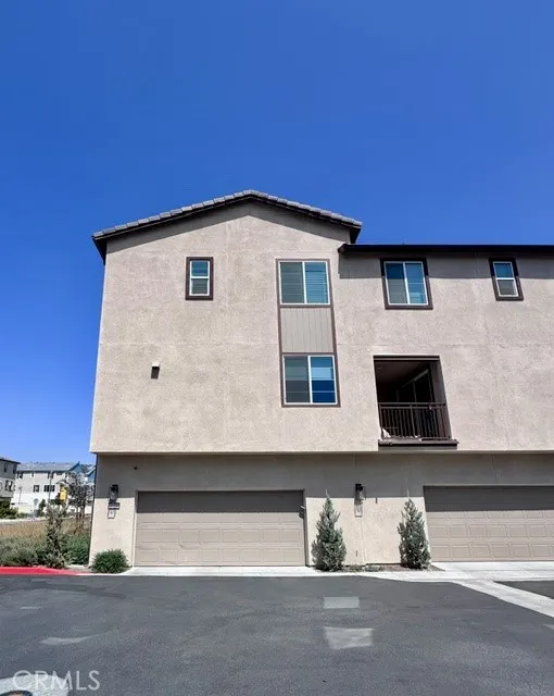 5956 Altyn Drive Eastvale, CA 92880