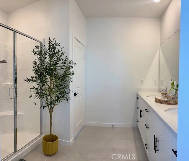 5956 Altyn Drive Eastvale, CA 92880