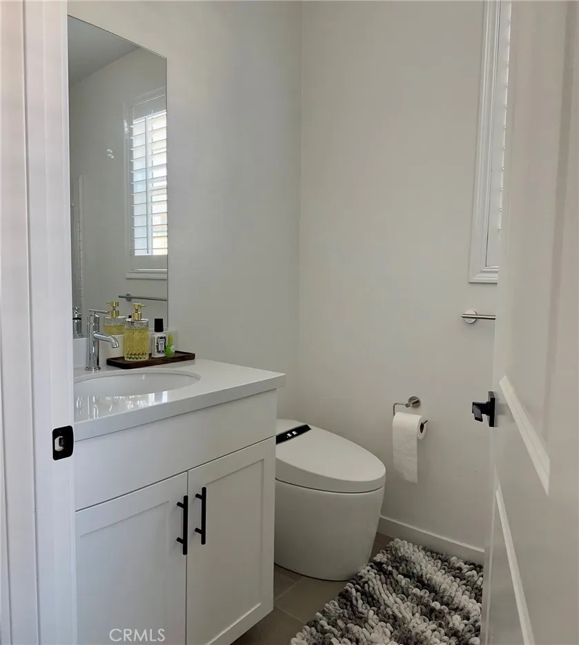 5956 Altyn Drive Eastvale, CA 92880