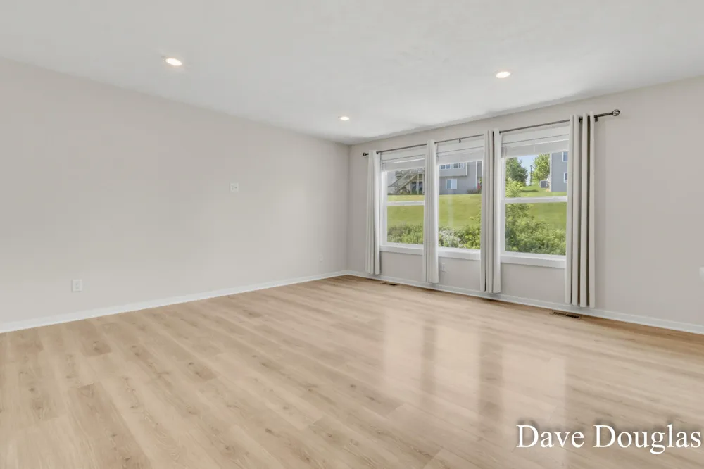 237 Young Court Rockford, MI 49341