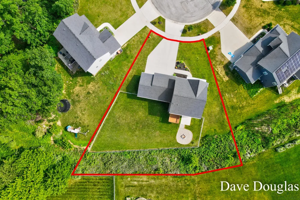 237 Young Court Rockford, MI 49341