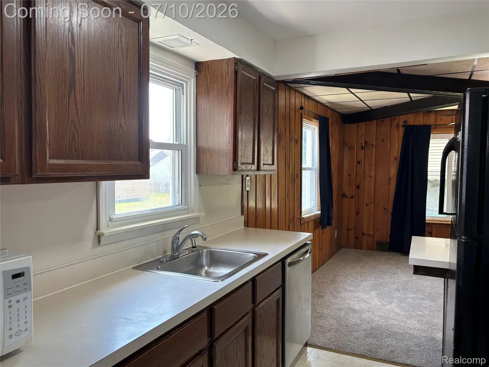17588 Quarry Street Riverview City, MI 48193