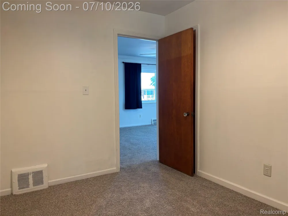 17588 Quarry Street Riverview City, MI 48193