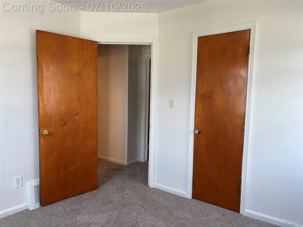 17588 Quarry Street Riverview City, MI 48193