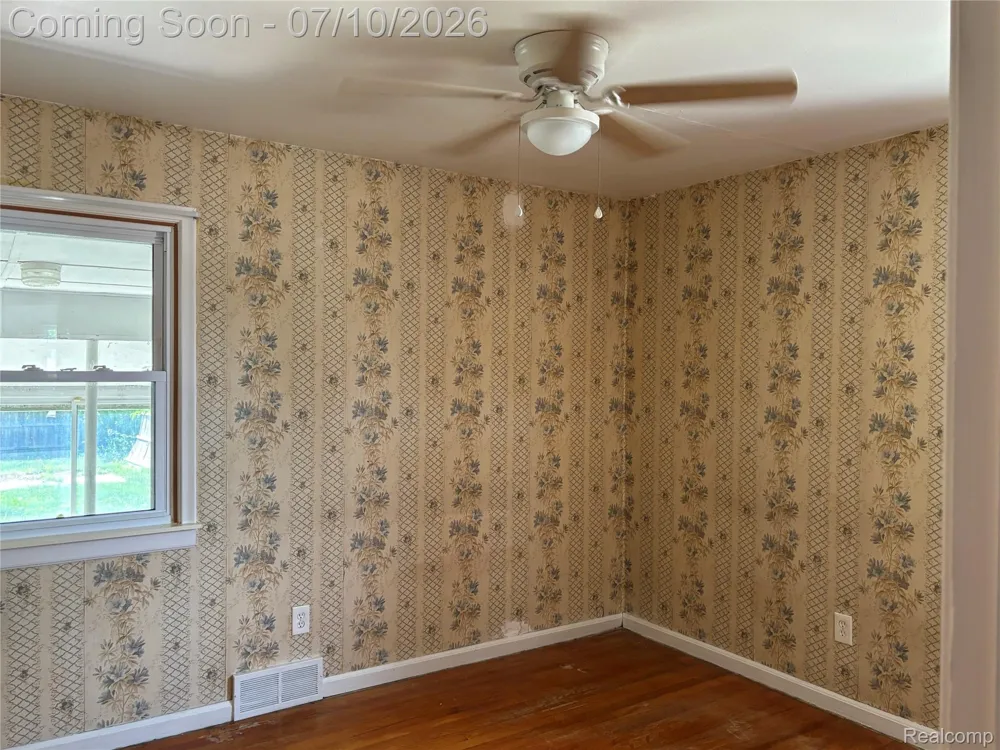 17588 Quarry Street Riverview City, MI 48193