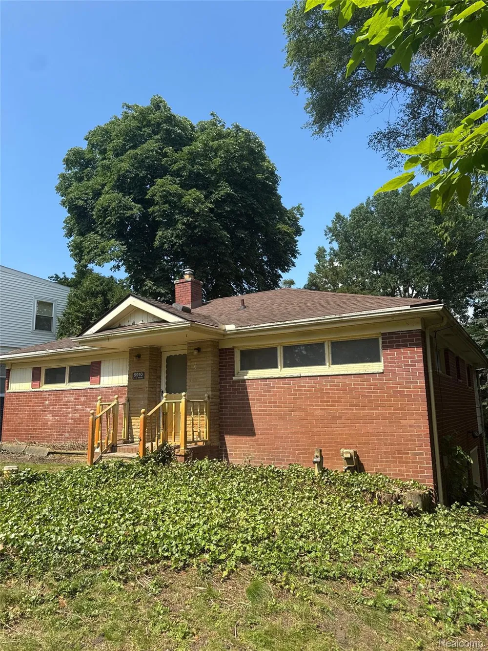 5910 Lakewood Boulevard Clarkston City, MI 48346