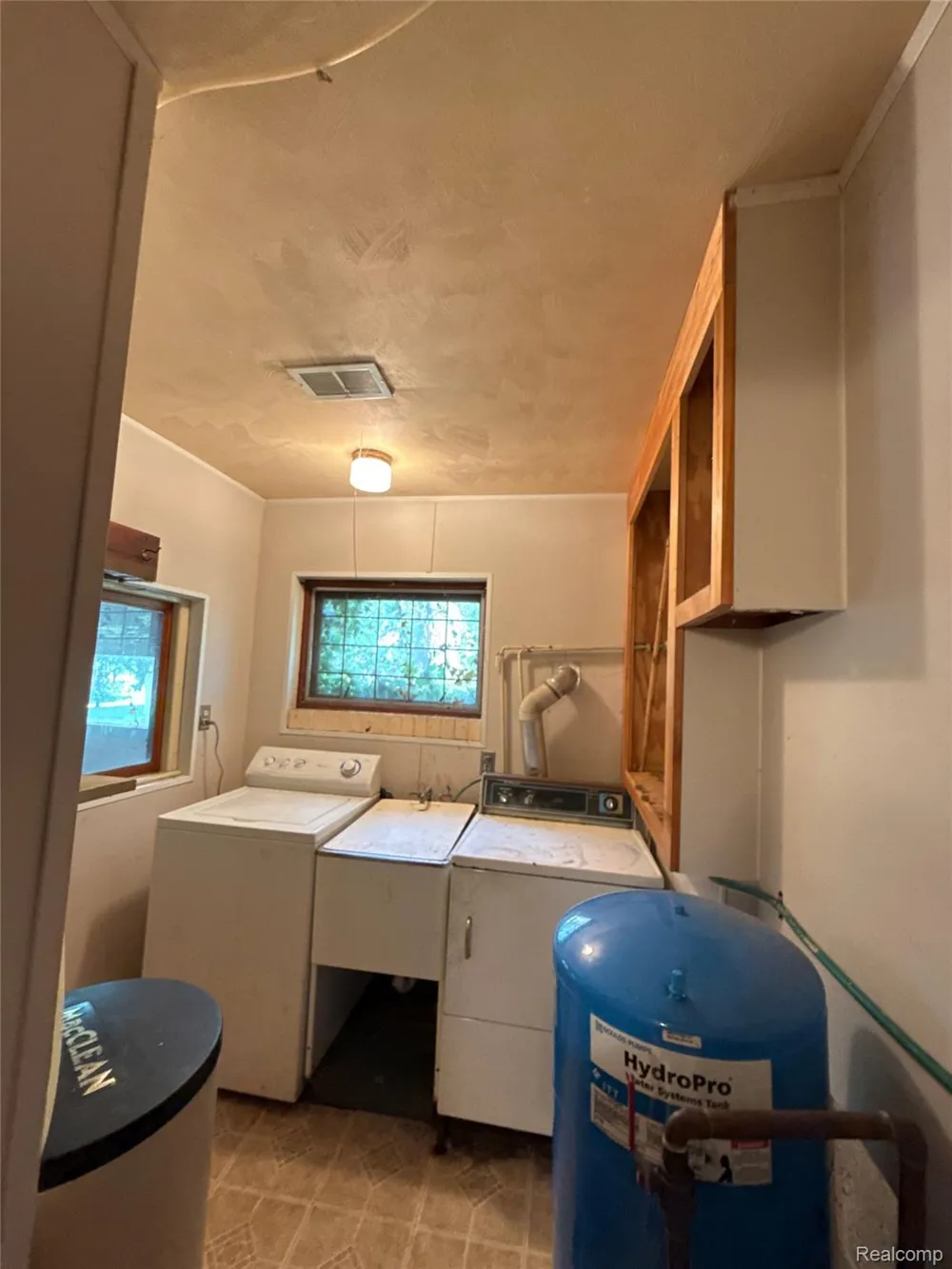 5910 Lakewood Boulevard Clarkston City, MI 48346