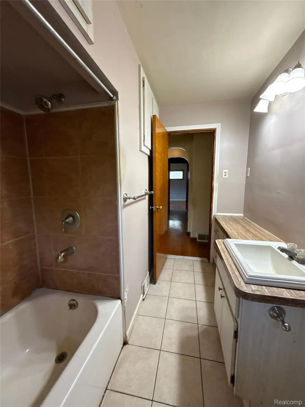 5910 Lakewood Boulevard Clarkston City, MI 48346