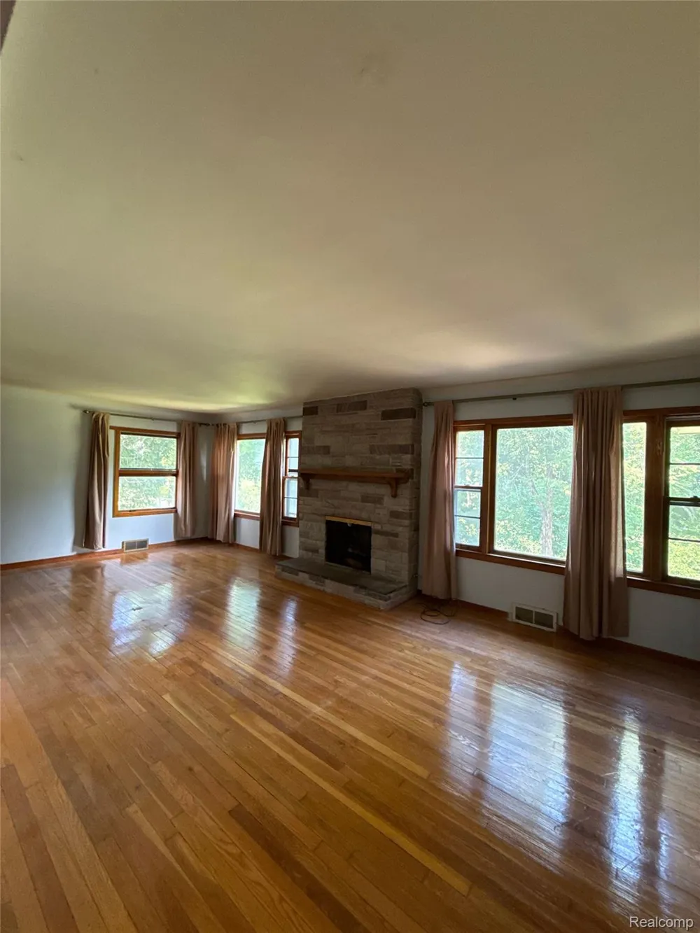 5910 Lakewood Boulevard Clarkston City, MI 48346