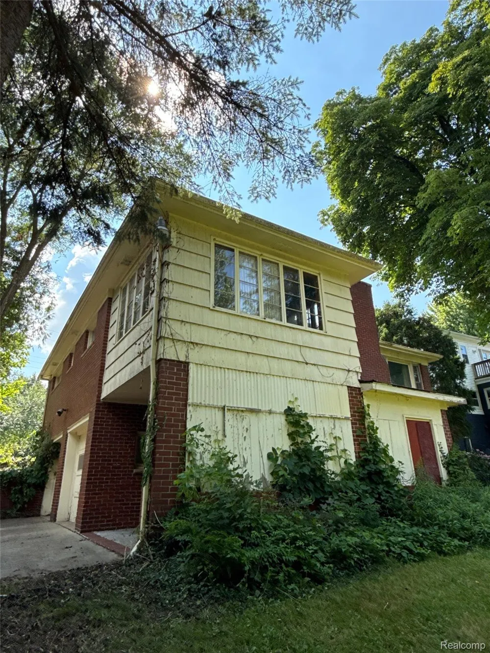 5910 Lakewood Boulevard Clarkston City, MI 48346