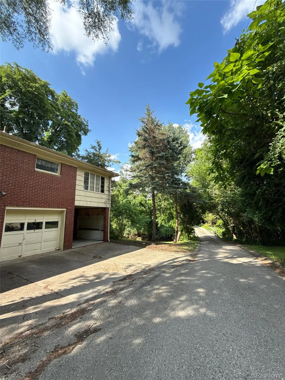 5910 Lakewood Boulevard Clarkston City, MI 48346
