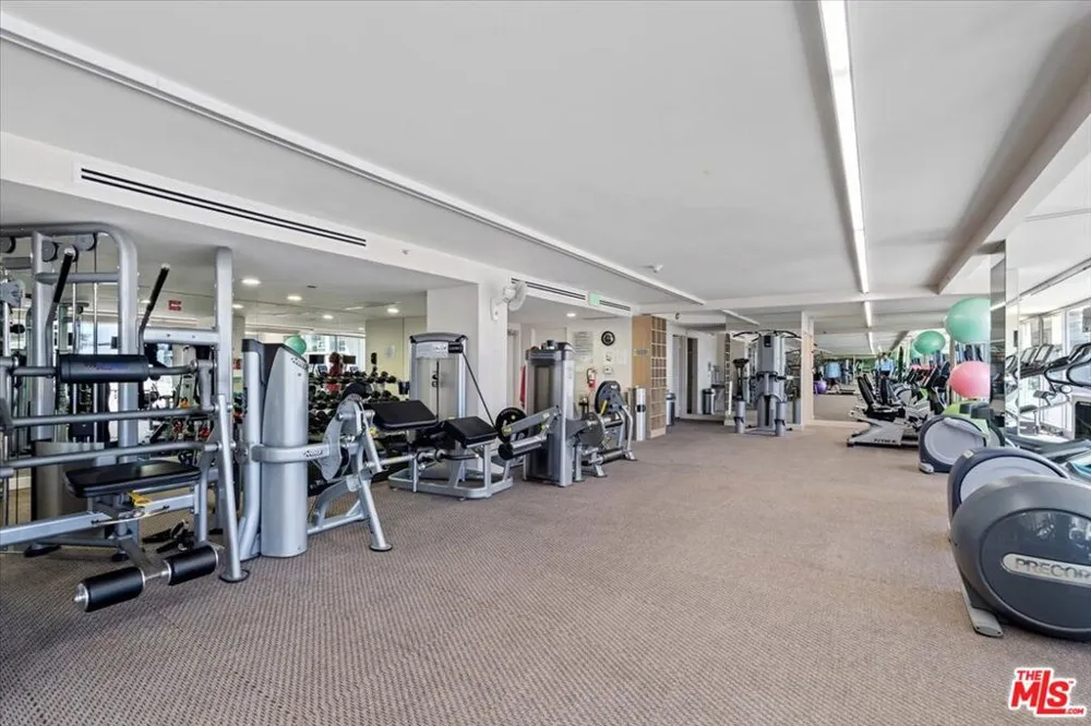 201 Ocean Avenue #502B Santa Monica, CA 90402