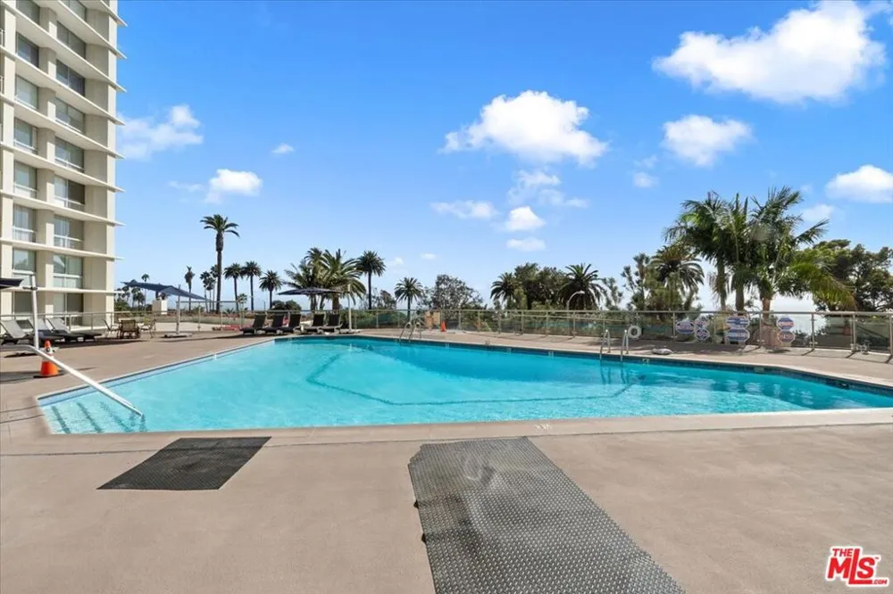 201 Ocean Avenue #502B Santa Monica, CA 90402