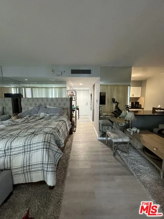 201 Ocean Avenue #502B Santa Monica, CA 90402