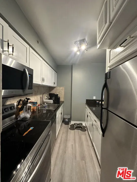 201 Ocean Avenue #502B Santa Monica, CA 90402