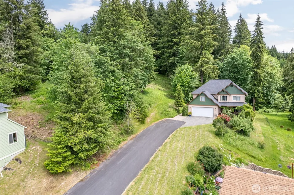 945 Edinburgh Court Kelso, WA 98626