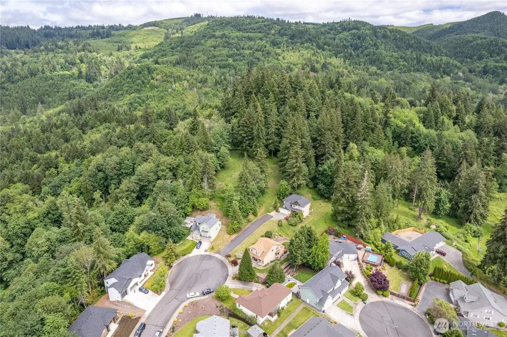 945 Edinburgh Court Kelso, WA 98626