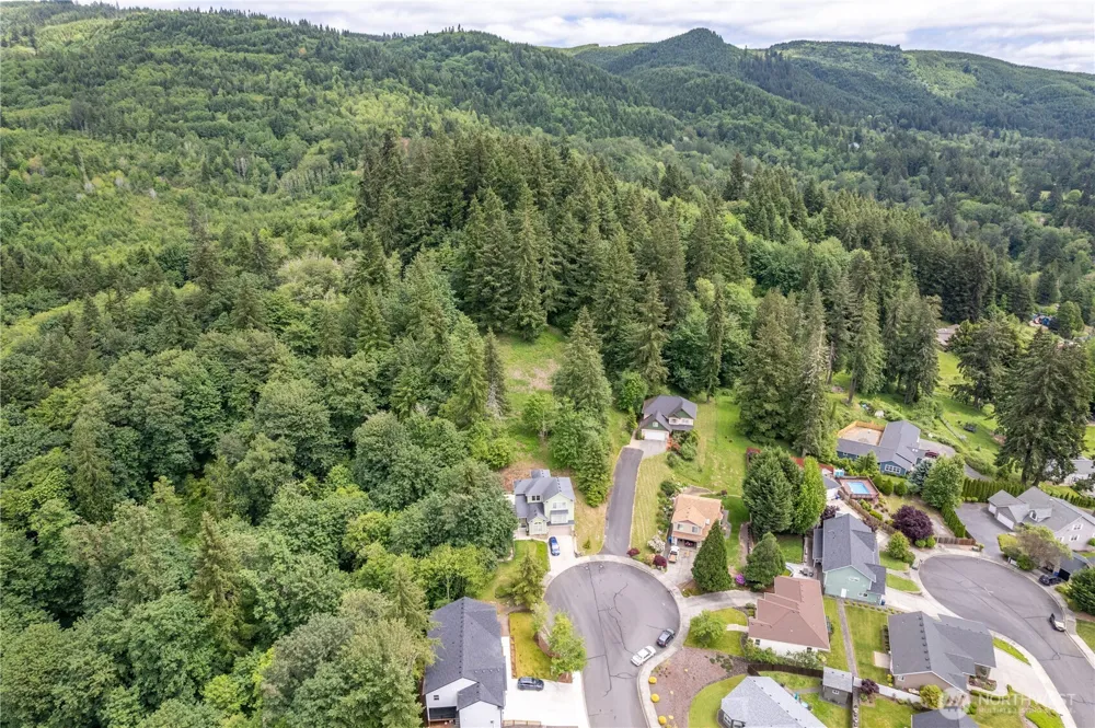 945 Edinburgh Court Kelso, WA 98626