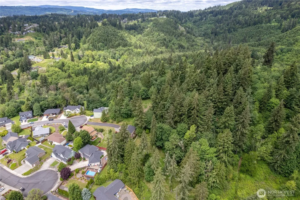 945 Edinburgh Court Kelso, WA 98626