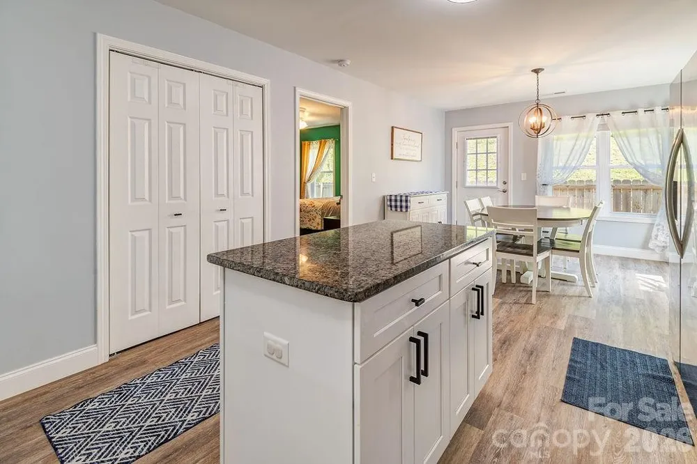 40 Quinn Hill Lane Mars Hill, NC 28754