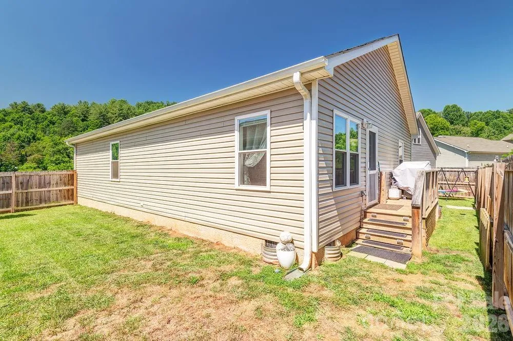 40 Quinn Hill Lane Mars Hill, NC 28754
