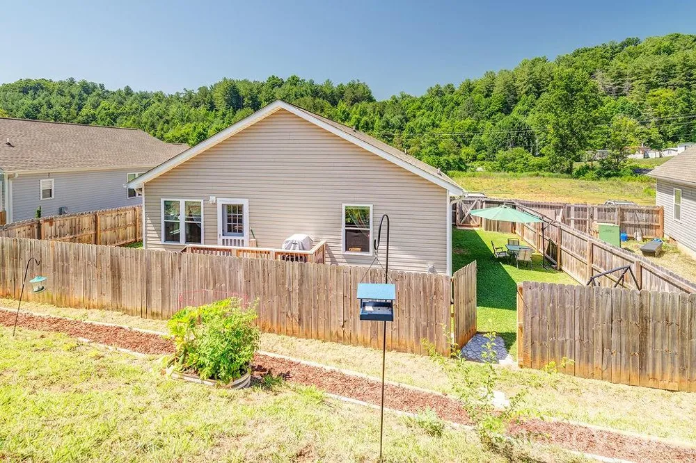 40 Quinn Hill Lane Mars Hill, NC 28754