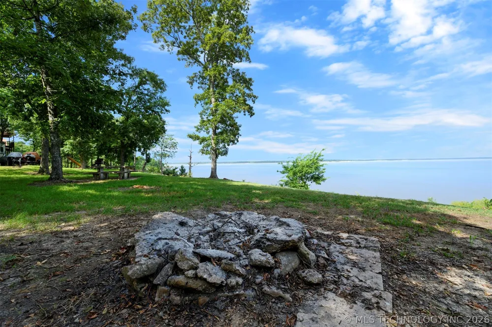 44 Lakeside Ridge Road Hugo, OK 74743