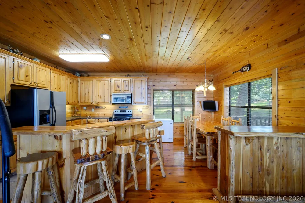 44 Lakeside Ridge Road Hugo, OK 74743