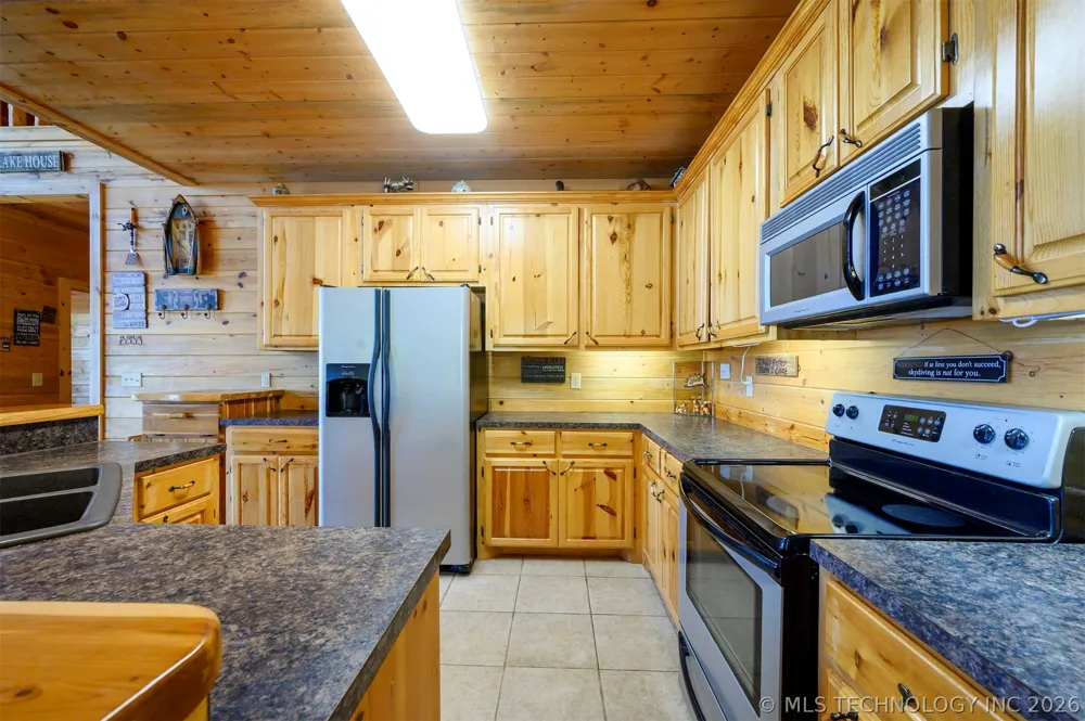 44 Lakeside Ridge Road Hugo, OK 74743