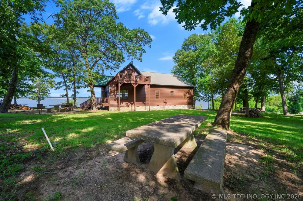 44 Lakeside Ridge Road Hugo, OK 74743