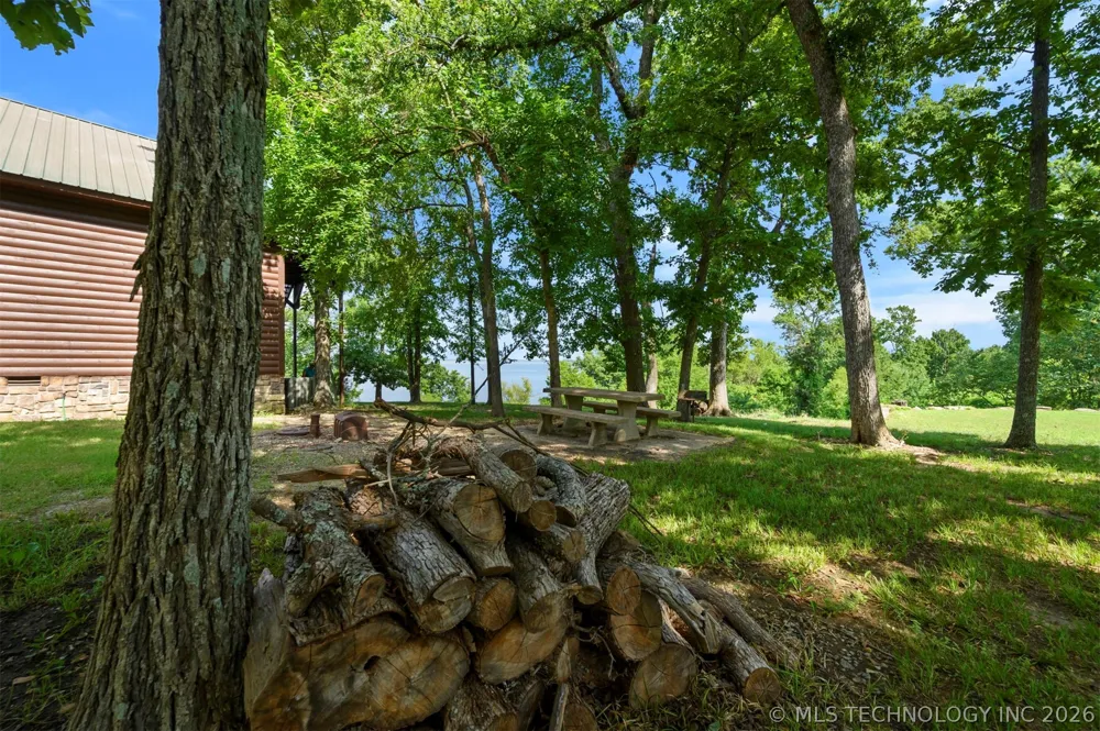 44 Lakeside Ridge Road Hugo, OK 74743
