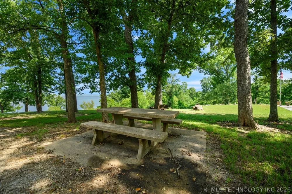 44 Lakeside Ridge Road Hugo, OK 74743