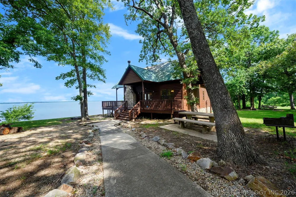 44 Lakeside Ridge Road Hugo, OK 74743