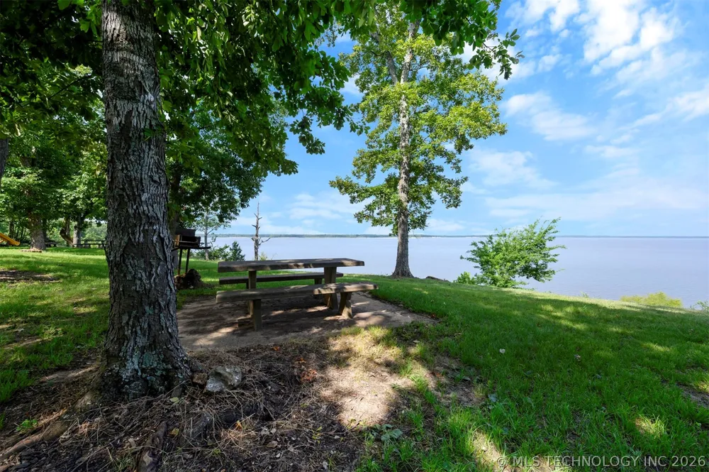 44 Lakeside Ridge Road Hugo, OK 74743