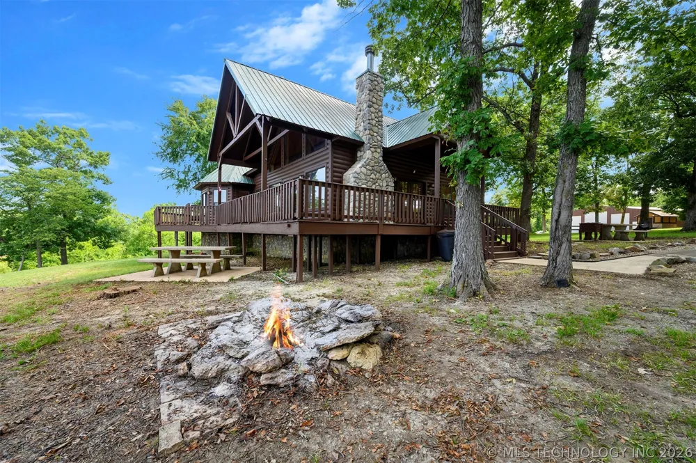44 Lakeside Ridge Road Hugo, OK 74743
