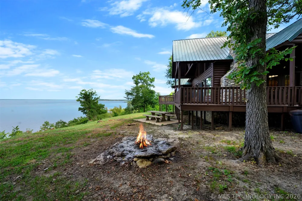 44 Lakeside Ridge Road Hugo, OK 74743
