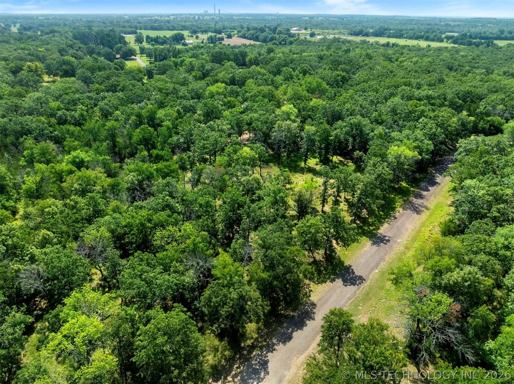 44 Lakeside Ridge Road Hugo, OK 74743