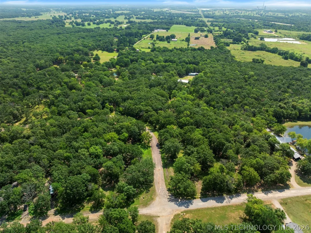 44 Lakeside Ridge Road Hugo, OK 74743