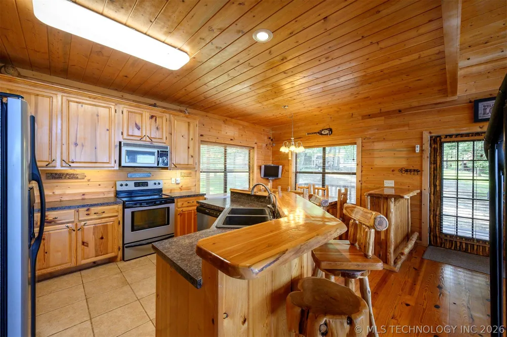 44 Lakeside Ridge Road Hugo, OK 74743